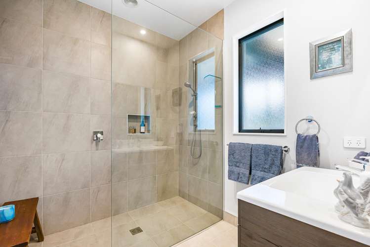 18 Awanui Crescent Matakana_19