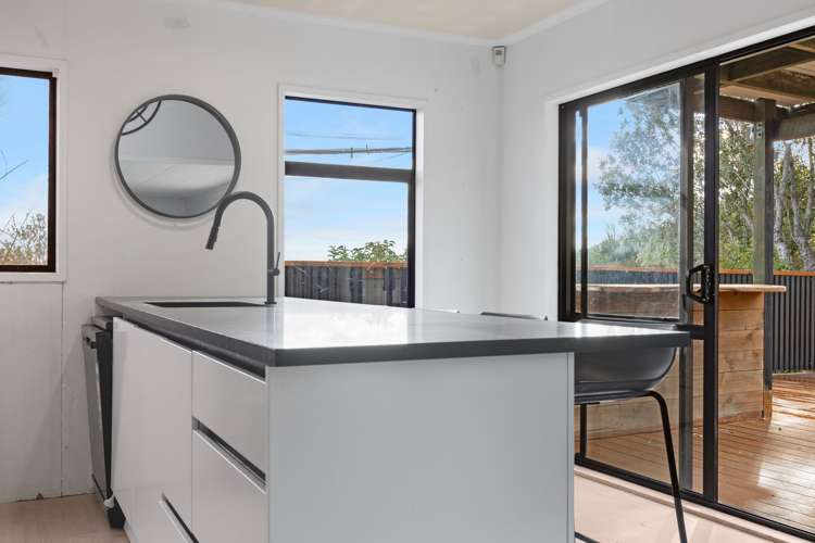 7 Bush Point Road Cable Bay_10