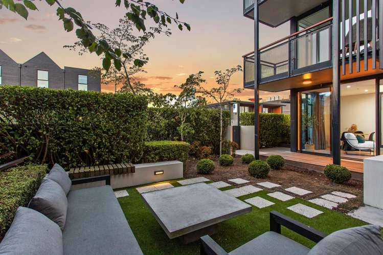 102/50 Kilmore Street_0