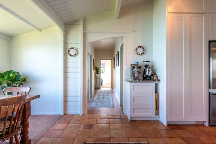 402 Orapiu Road Waiheke Island_17