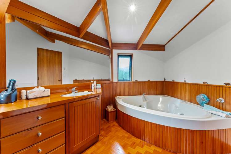 1/62 Beach Road Castor Bay_16