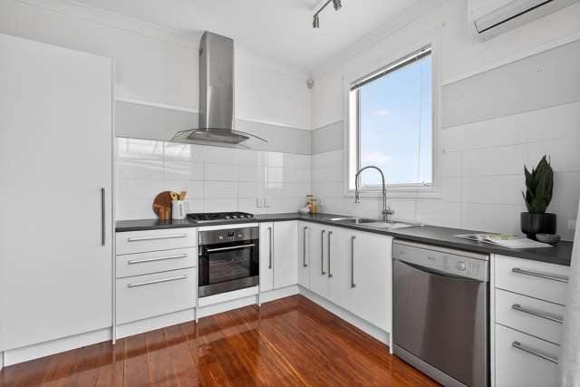 53 Awamutu Grove Waiwhetu_4