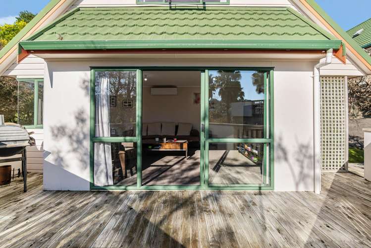 27 Brookvale Park Stanmore Bay_17