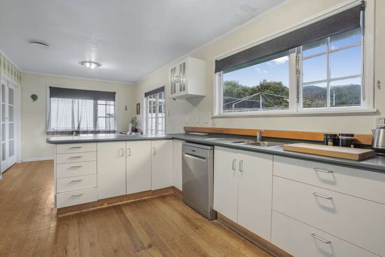 2 Tanekaha Street Stokes Valley_4