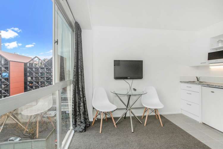 9h/147 Hobson Street Auckland Central_5