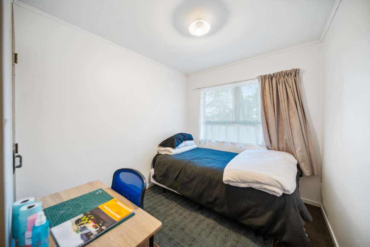 2/33 Gills Avenue_4