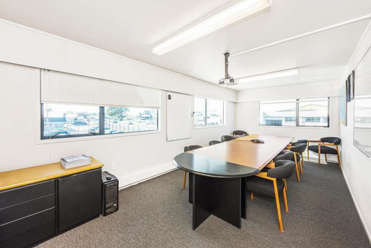 63 Tidal Road Mangere_2