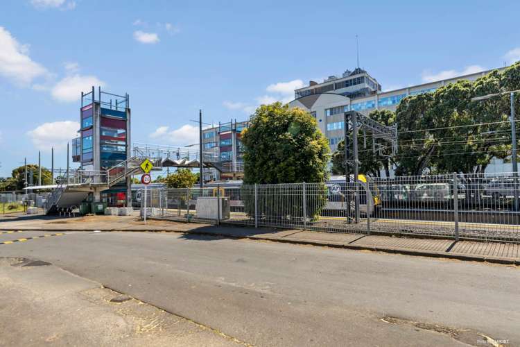 2/55 Gray Avenue Mangere East_9