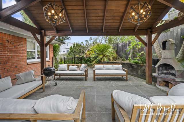 Stunning Large Family Home in Maungaturoto