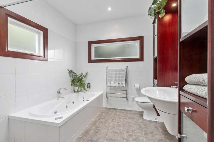 4A & 4B Whitianga View Paremata_21