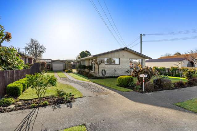 Step Onto the Property Ladder in Style!