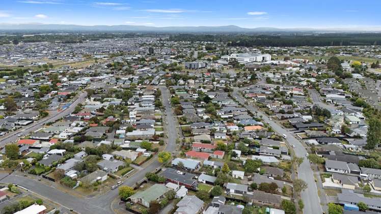 8 Kirner Street Burwood_20