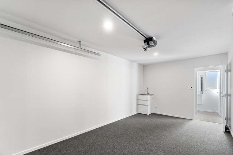  5 Selkirk Lane Hamilton Lake_9