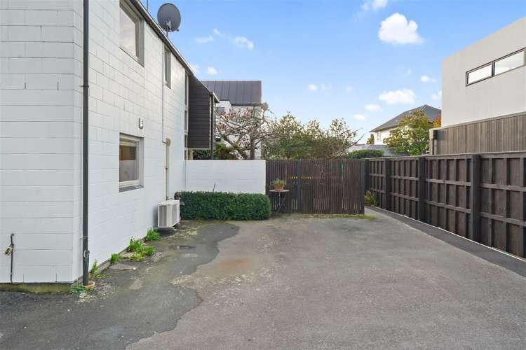 8/30 Clissold Street Merivale_16