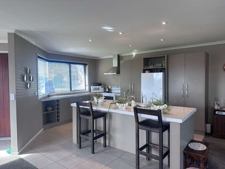 71 Warburton Crescent 11385_0
