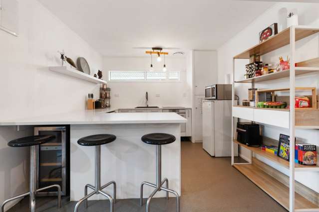 8A Boys Place Pakuranga Heights_4