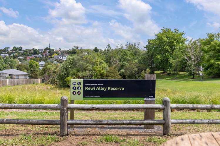 69 Athena Drive Totara Vale_13