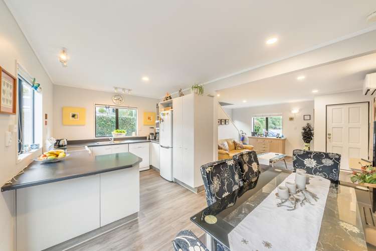 2/27 Korau Grove Stokes Valley_2