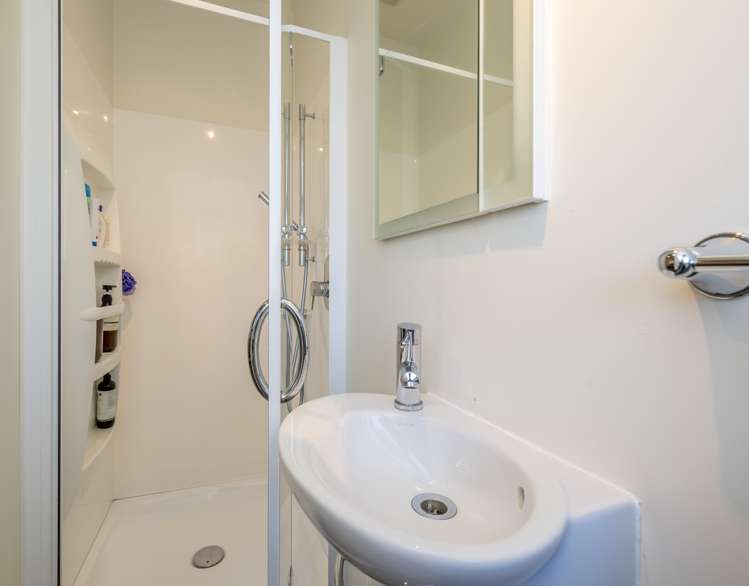 16 Karaka Grove Raumati Beach_13