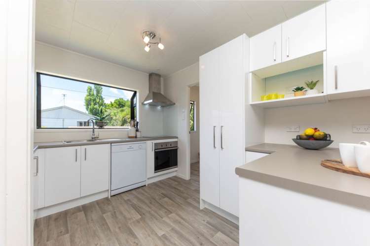 55 Meadowvale Rise Titirangi_3