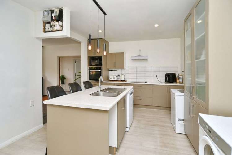 93 Bassett Street Burwood_9