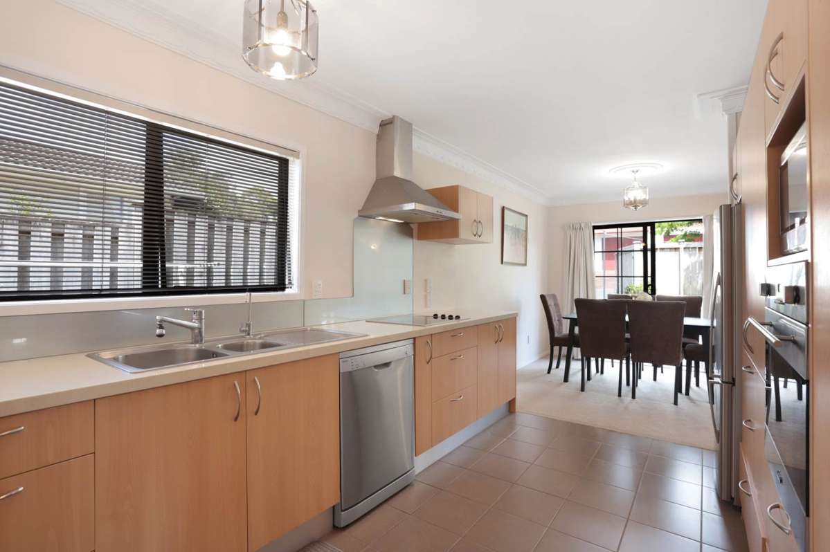 1/63 Manhattan Heights_5