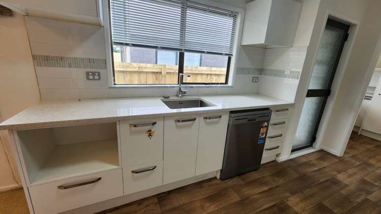 27 Seaward Place Wattle Downs_6