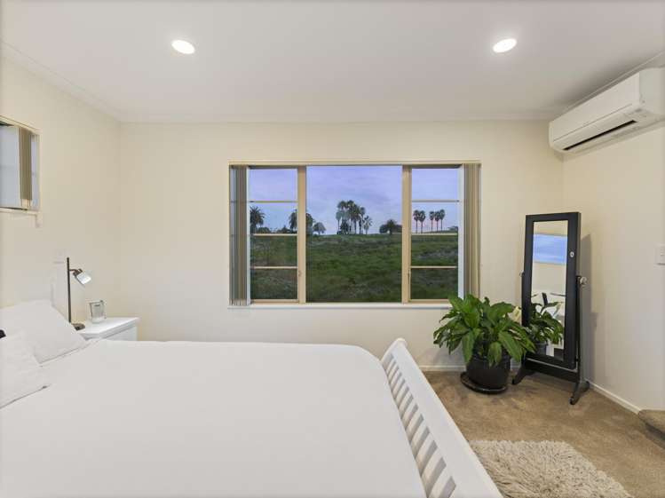 8 Tui Brae Beachlands_19