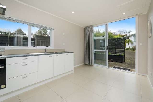 18A Webb Place Forrest Hill_3