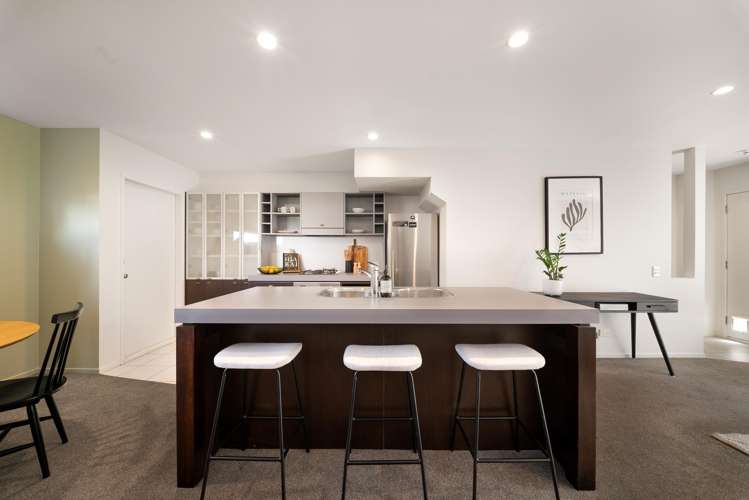 58/21 Hunters Park Drive Three Kings_3