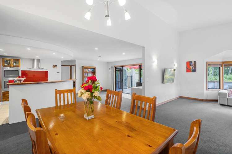 2 Larchwood Grove Rangatira Park_9