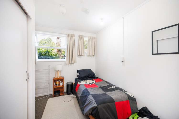 12 Ngaio Street West End_14