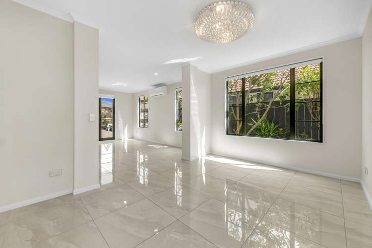 19 Franshell Crescent East Tamaki_12