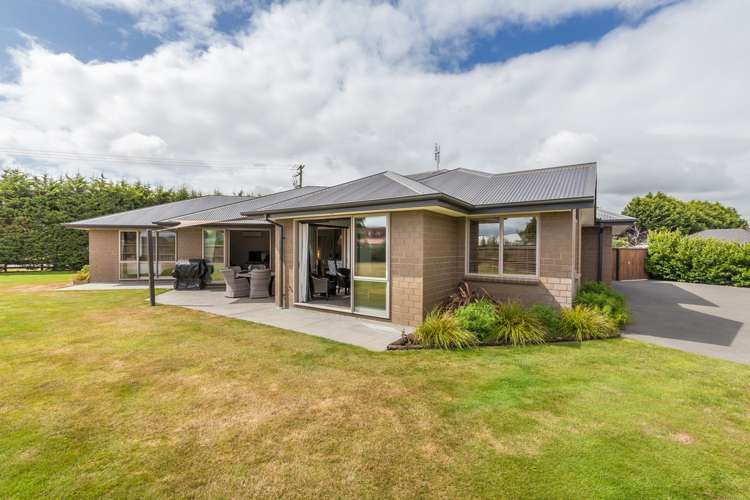 10 Grangewood Drive Lincoln_23