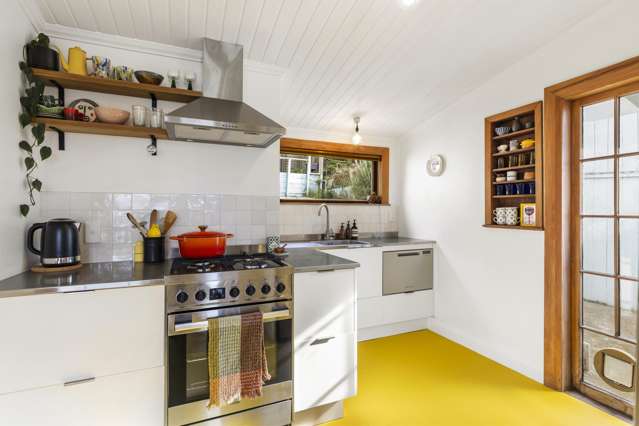 176 Sutherland Road Lyall Bay_3