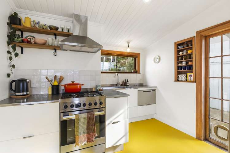 176 Sutherland Road Lyall Bay_3