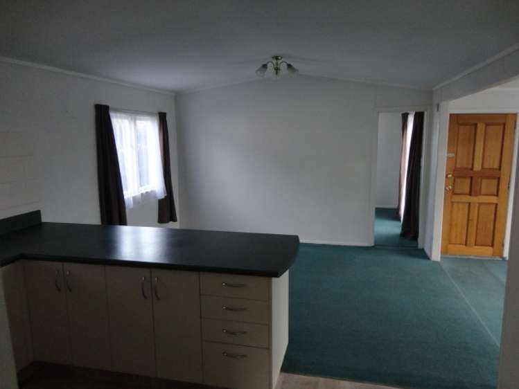 19 Archibald Road Kelston_8