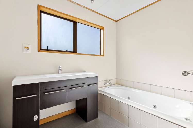 1 Roto Place Wanaka_20