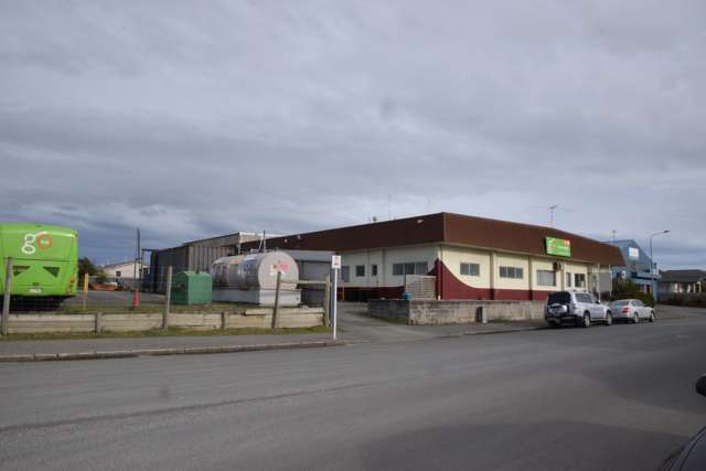 25, 29, 33 Eye St and 35 Eye St and 65, 71 and 77 Nith St, 138 Tweed St West Invercargill_1