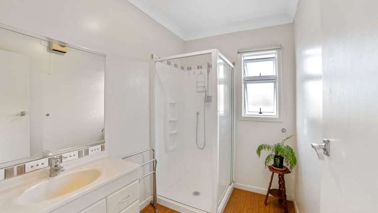 218 Wainui Road Kaiti_12