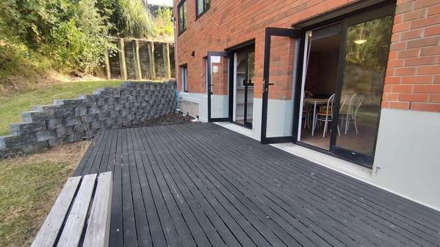 Modern Living Close to Unitec & Transport