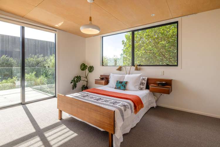 58 Victoria Road South Onetangi_14