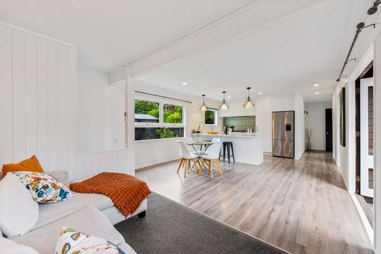 279 Royal Road Massey_8