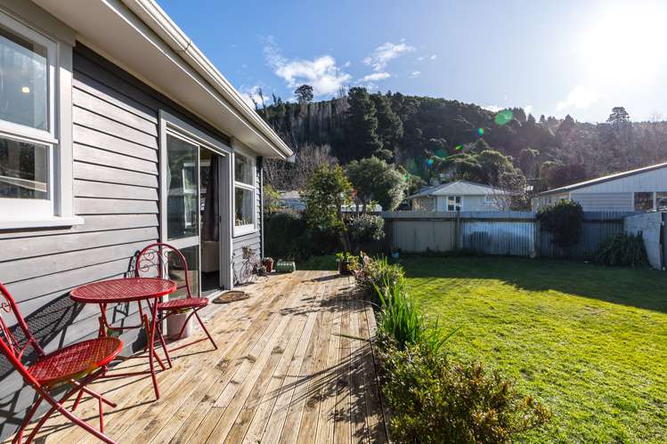 9 Skipage Grove Featherston_3