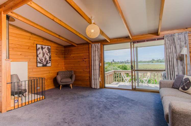 2/80 Cobham Crescent Kelston_6