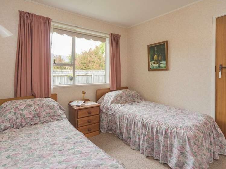 1/16 Cobham Crescent Stoke_9