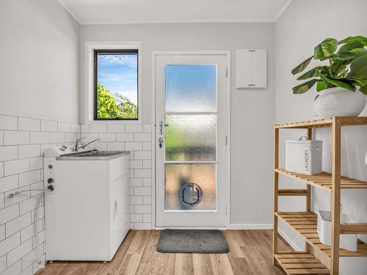 7 Panzic Place Glen Eden_10