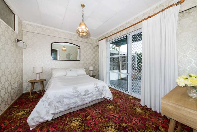 102 Tiroroa Avenue Te Atatu South_18