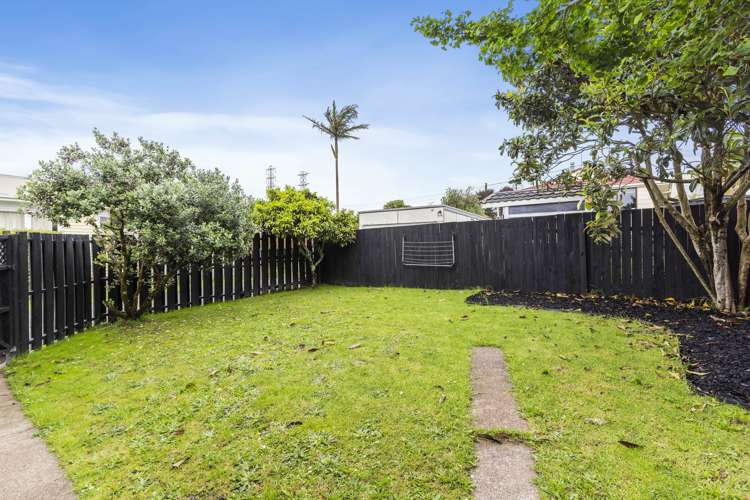 1 Marlene Avenue Te Atatu South_13