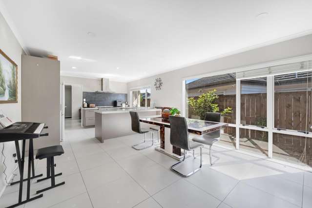 8 Reno Way Flat Bush_3